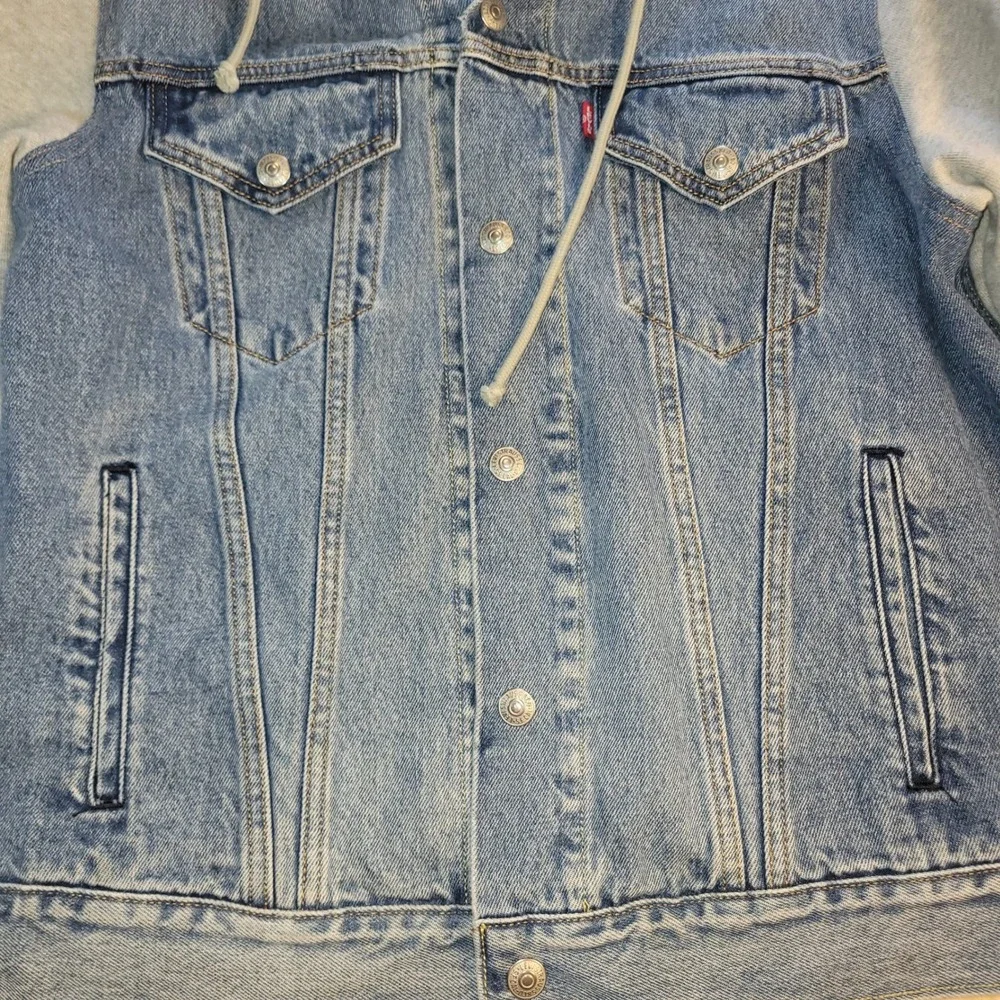 Levis Mens Vintage Fit Trucker Jacket Denim Hooded Jersey Sleeves A0632-0000 M